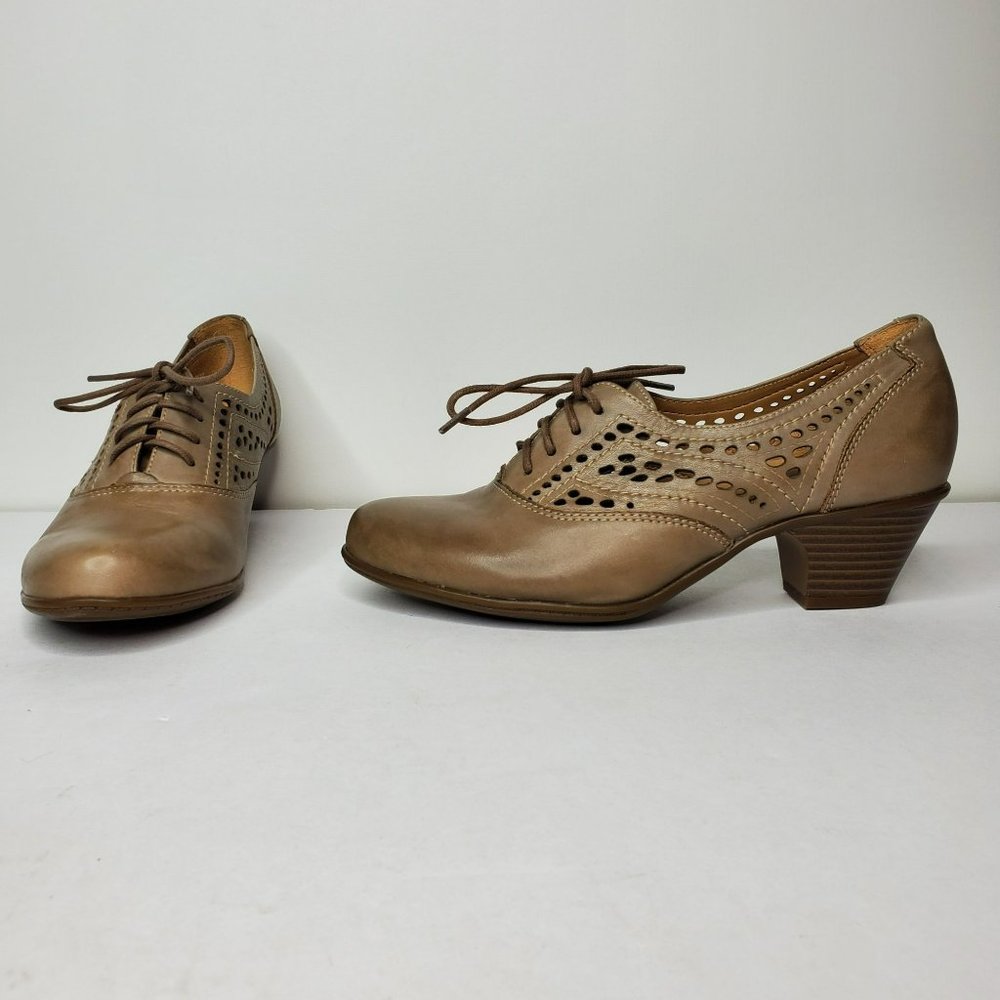 Earth Escape Khaki Oxford Leather Lace Up 2" Heel Size 7.5 M